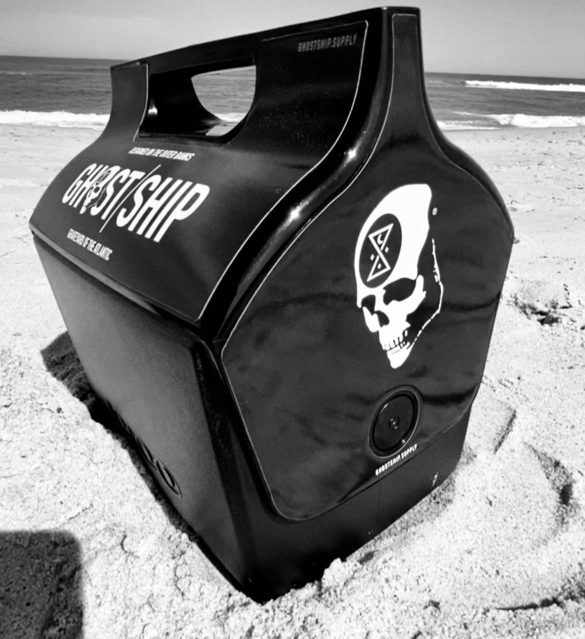 GHOST/SHIP x IGLOO Retro Little Playmate 7 Qt Cooler - GHOSTSHIP.Supply